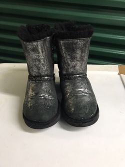 Kids Uggs size 13
