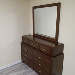 King Size Bedroom Set. 
