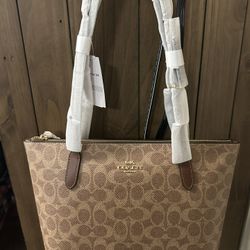 Brand New Coach Purse, Shoulder Bag 