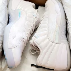 Size 11.5 2021 Nike Air Jordan Retro 12 Low Easter DB0733-190
.