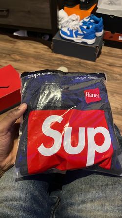 Black supreme socks