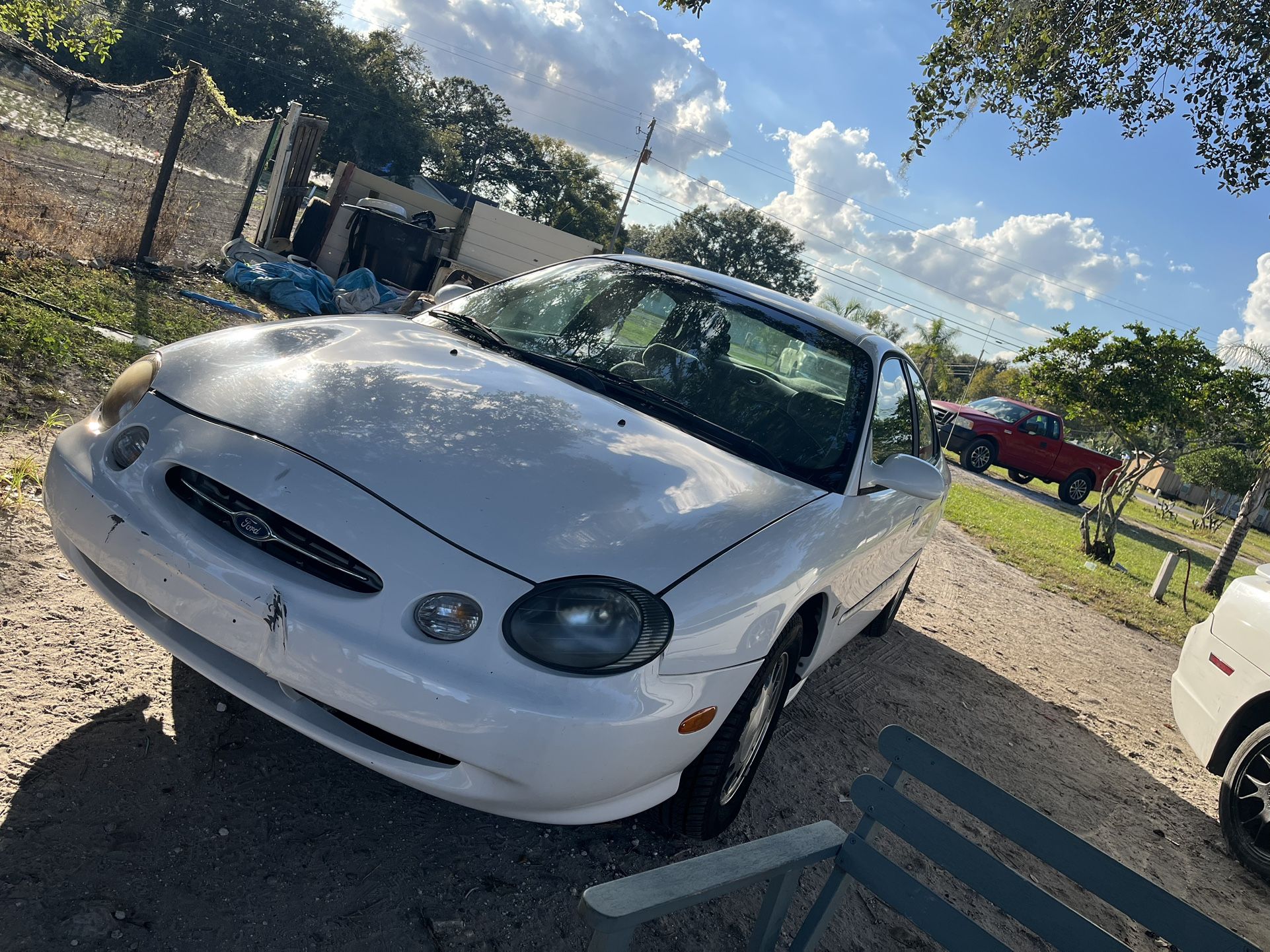 1999 Ford Taurus