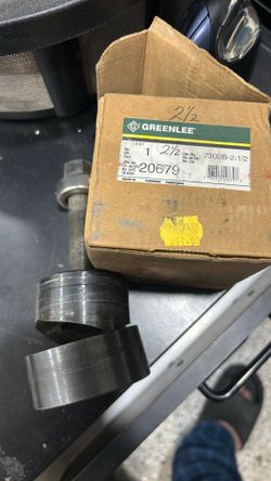 Greenlee Round Knockout Punch Unit