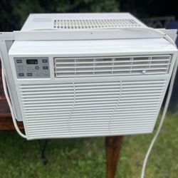GE 10,000 BTU Air Conditioner Window AC Model AEL10AVL1