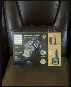 Philips Norelco Shaver 8000