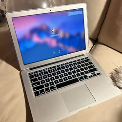 MacBook Air 13-inch (2017) - i5 Core - 8GB - SSD 128GB