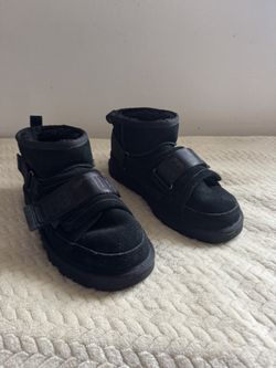Make offer UGG Classic Ultra Mini  Hybrid Boots/ Read description