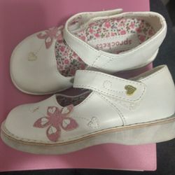 Girl's Shoes Size 7