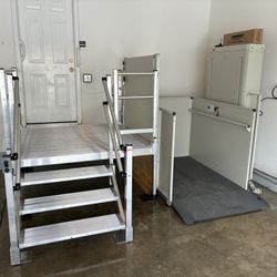 Vertical Wheelchair Platform Lift 
