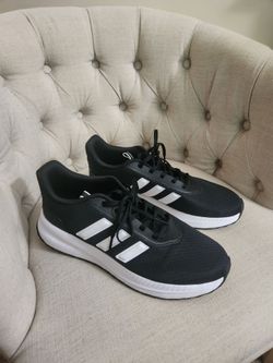 Adidas Cloudfoam Comfort Black/White Sneakers - Size 10.5
