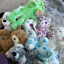 Build A Bear Lot (26 Plushies)