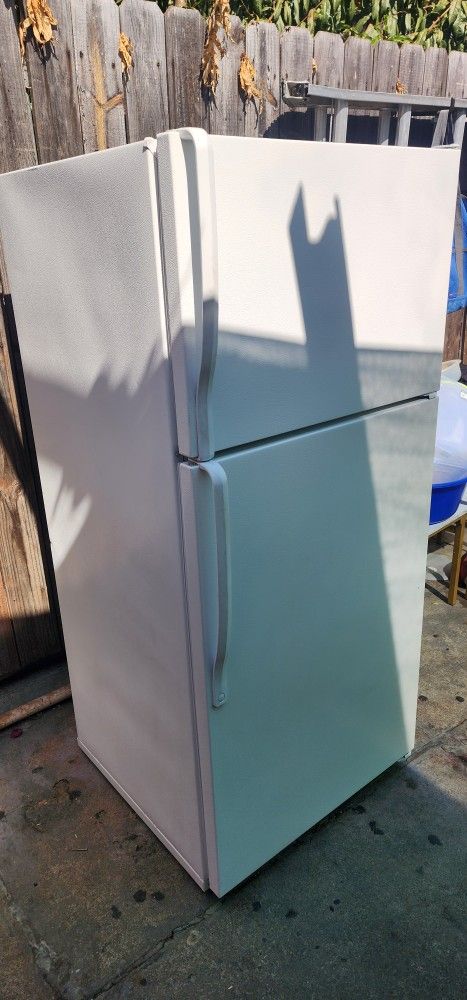 REFRIGERADOR (REFRIGERAYOR )