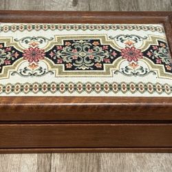 💍 Vintage 70s Oak Wood Jewelry Box, Tapestry Top, Felt Interior, Pullout Tray