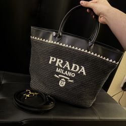 Women’s beach bag and shoes