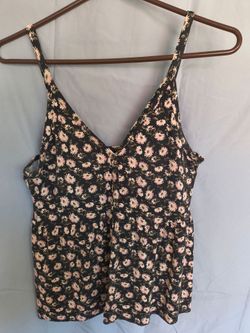 Women's Top - Floral Size Medium
