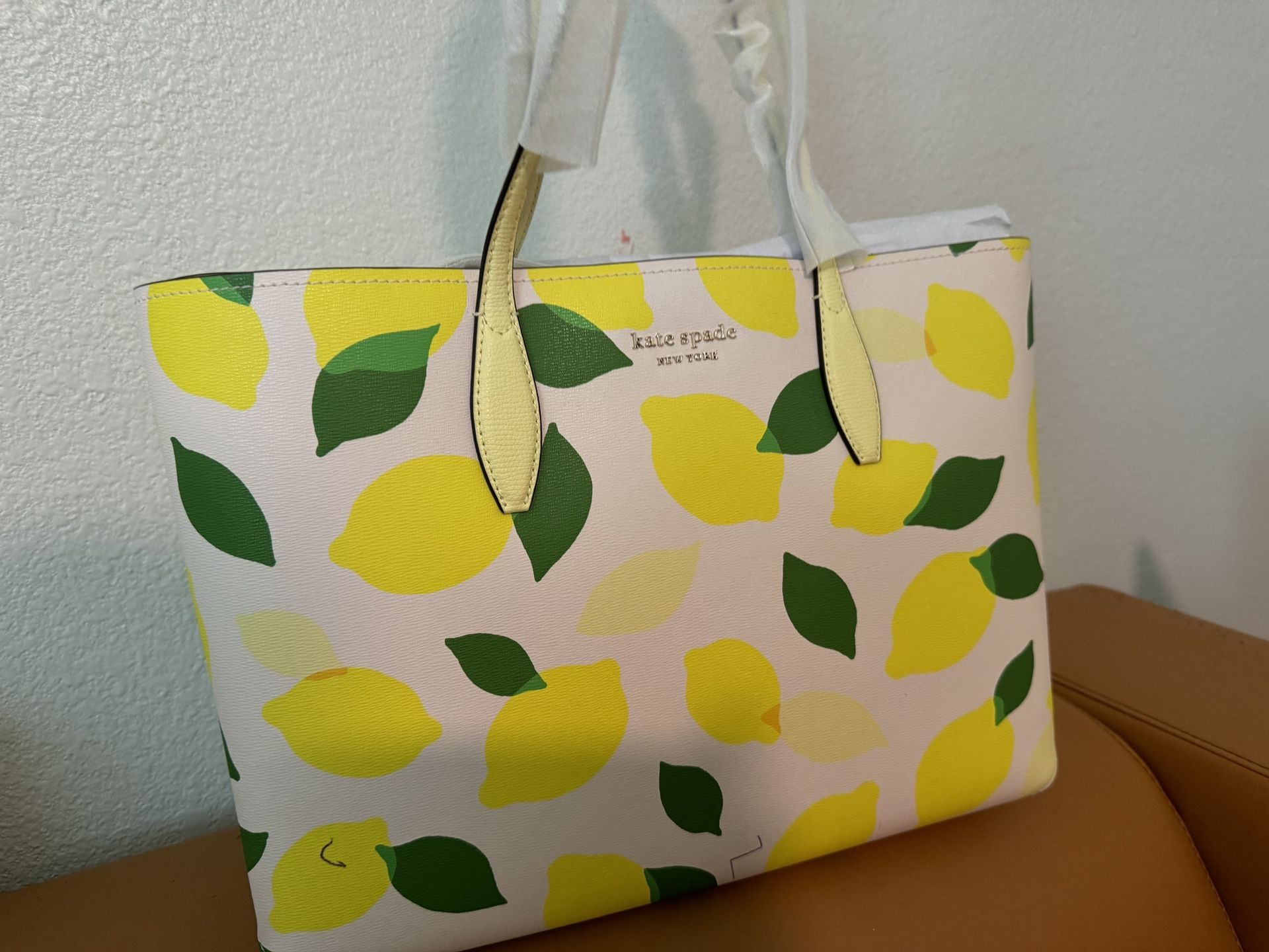 【新品未開封】Scoop and Escape Large Tote lemon Large Tote Kate Spade Lemon Tote Bag Kate Spade All Day Lemon Toss