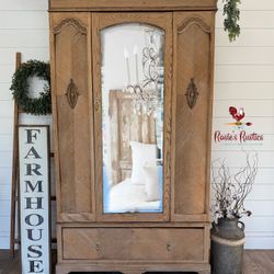 Armoire - Wardrobe- Cabinet 