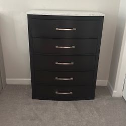 Matching Dresser And Chest 