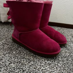 Woman Uggs Size 6 