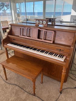 Kimball Upright Console Piano with Matching Bench – Excellent Condition