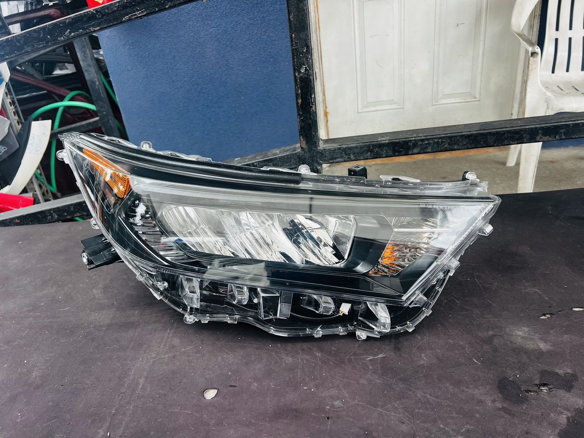 2019-2021 Toyota RAV4 Right Passenger Side Headlight Oem
