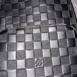 Louis Vuitton Avenue slingbag