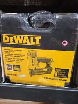 Dewalt Heavy-Duty 18 Gauge Brad Nailer
