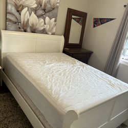 Queen Bed White 
