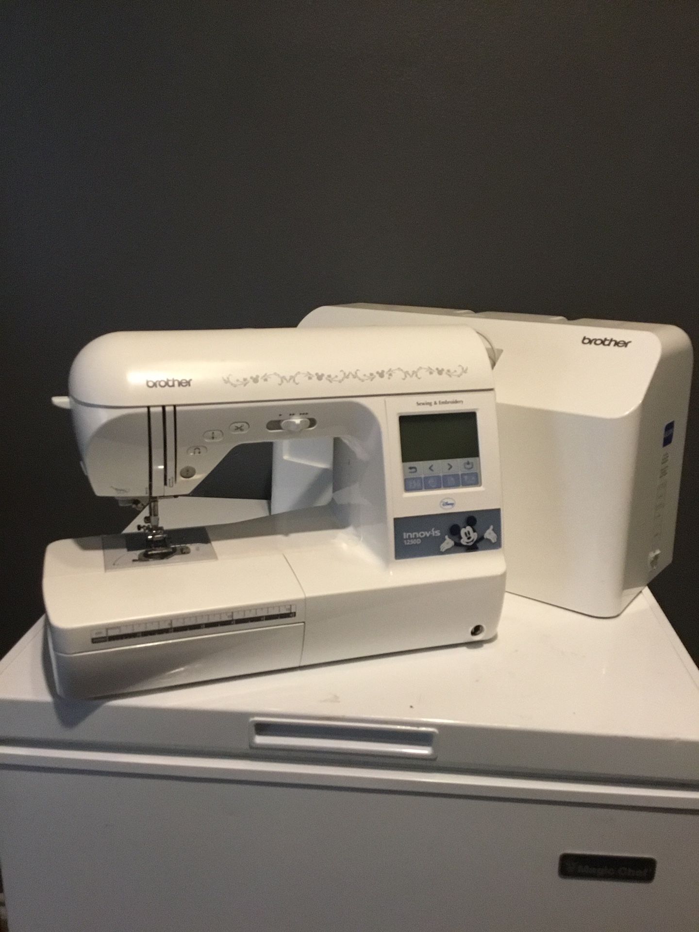 Brother Innov-is 1250D Sewing & Embroidery Machine