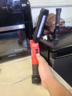 New Milwaukee Light type c charging heavy duty magnet  swivel hook on the bottom