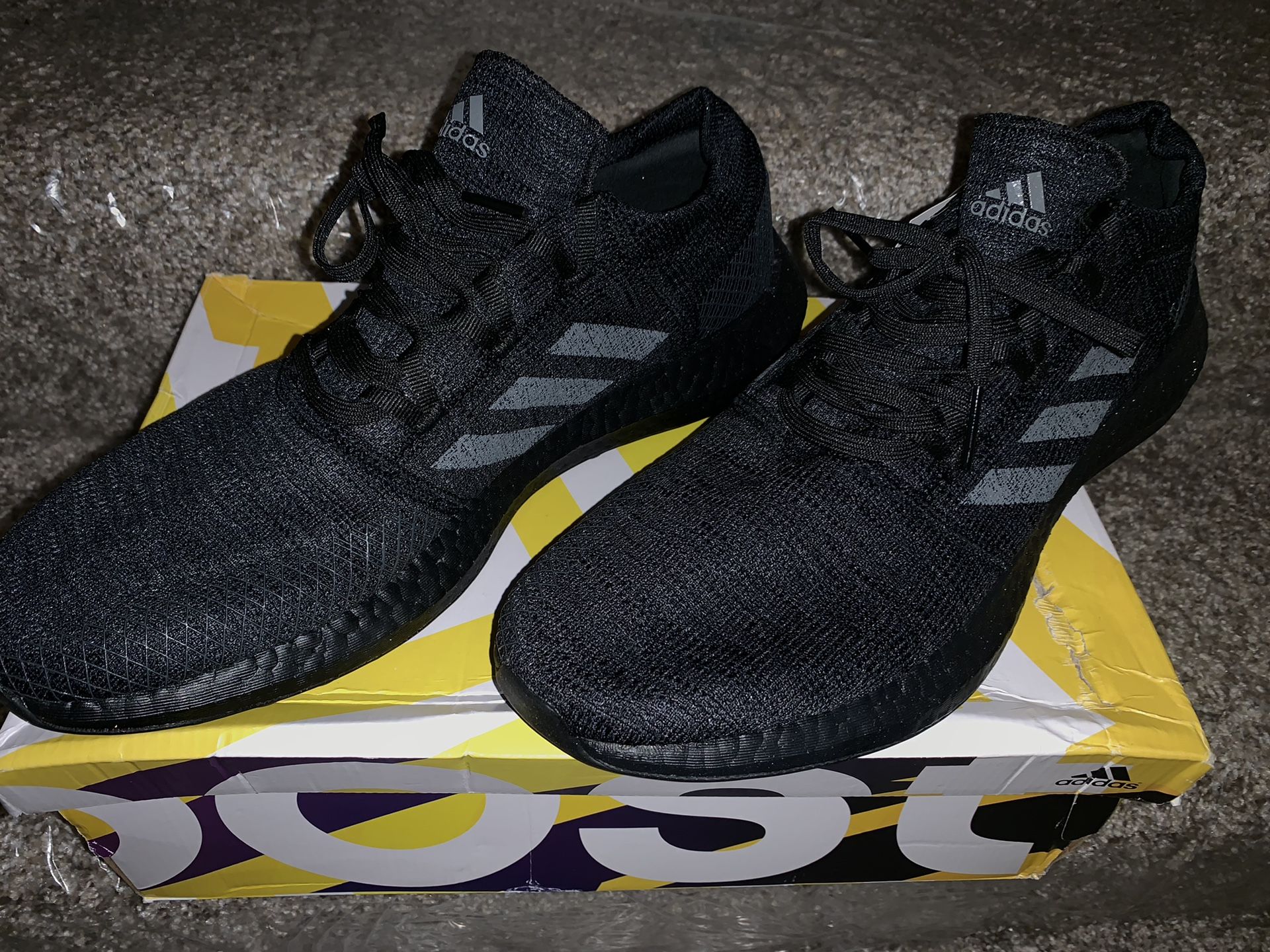 Men’s adidas Pureboost Go, Black/Grey/Carbon shoes size 13