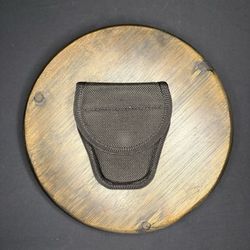 Bianchi 7300 Handcuff Case Accumold Nylon Size 1 Hidden Snap