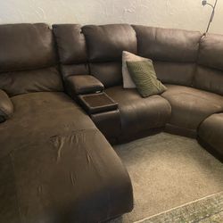 Sectional Sits 7 and 2 are power Recliners