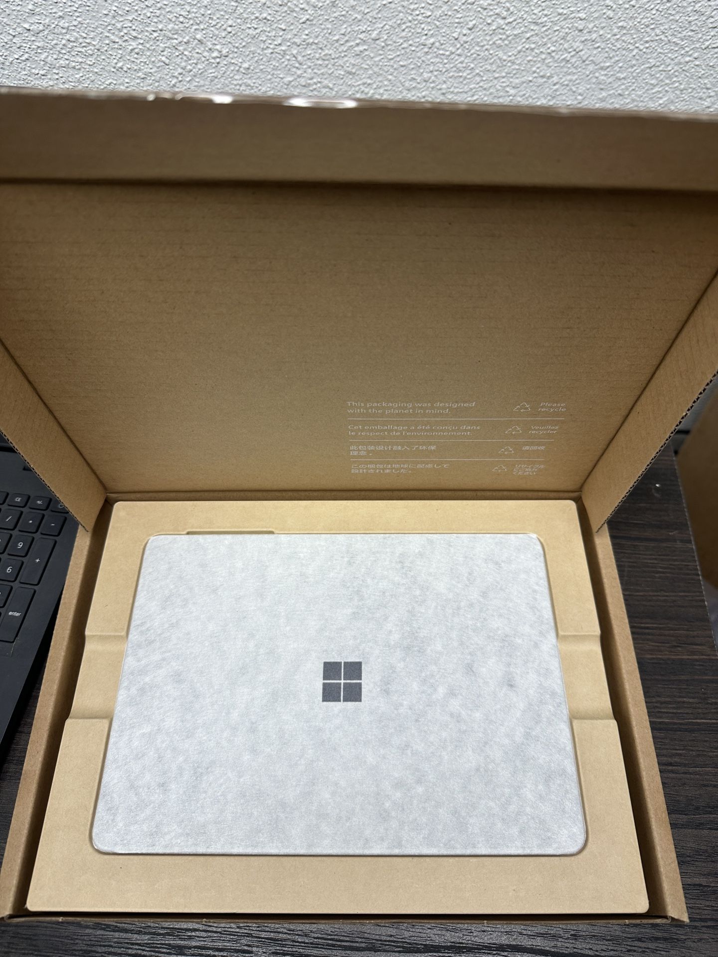 Open box Microsoft Surface Go 4-10.5"Intel Processor N200-8GB Memory-64GB SSD