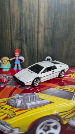 Hot Wheels Premium Spy Who Lotus Esprit S1