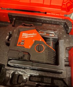 Milwaukee Laser