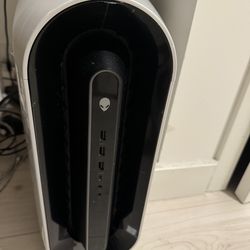 Alienware R9 2080 super Desktop with 34 dell monitor