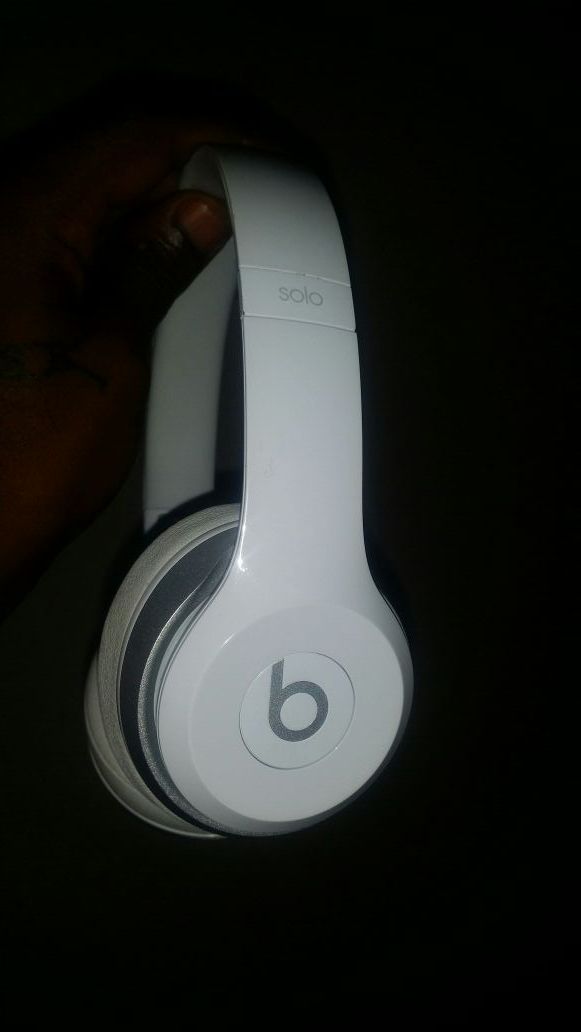 White solo beats!!!