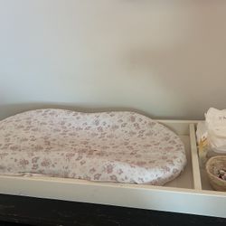 Keekaroo Peanut Changing Pad 