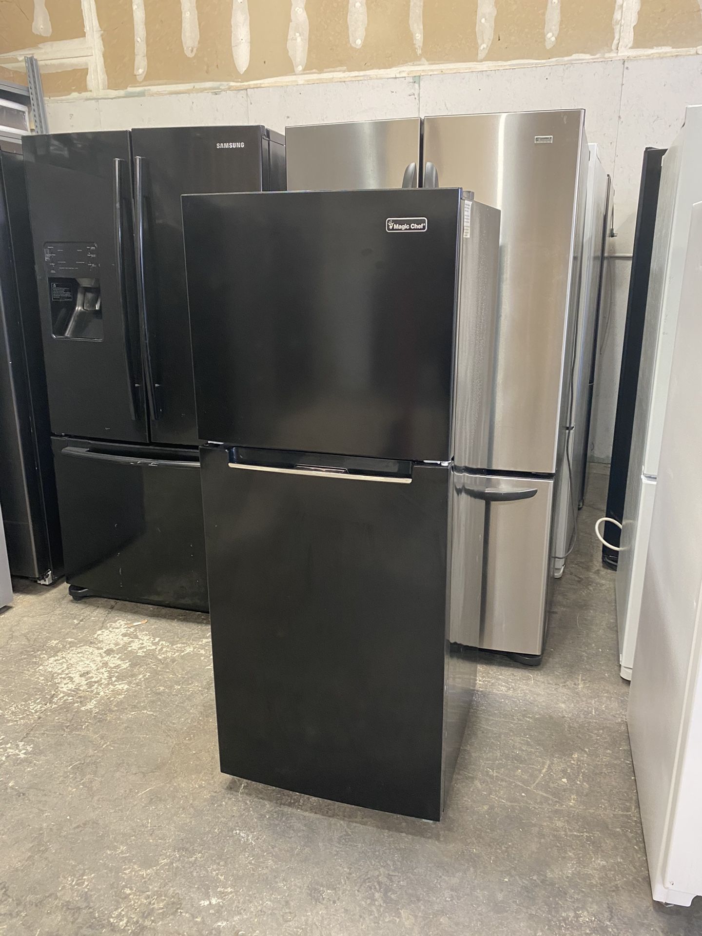 Black Magic Chef Office Fridge Can Deliver