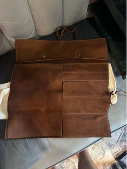 Hide and drink tool roll