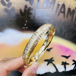 14k Zebra Bangle Bracelet 