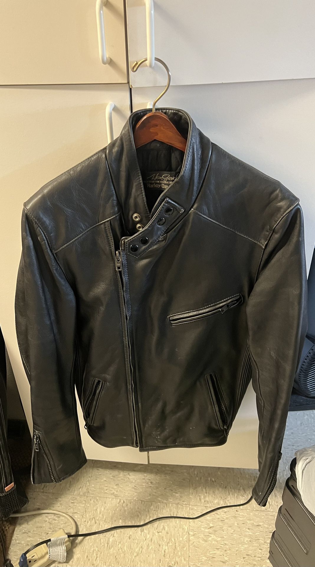 Harley Davidson Black Leather Jacket Size 42 Regular