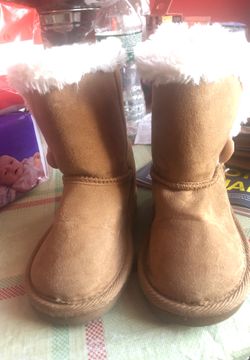 Girls boots size 6