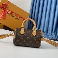 A must-have bag for fashion
