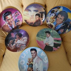 Elvis Collector Plates (5)