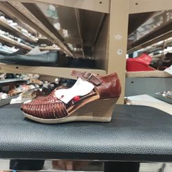 Mexican wedge sandals
(
Maya) Size 5.5