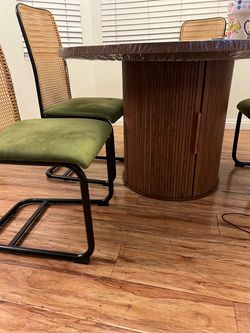 Dining table + chairs
