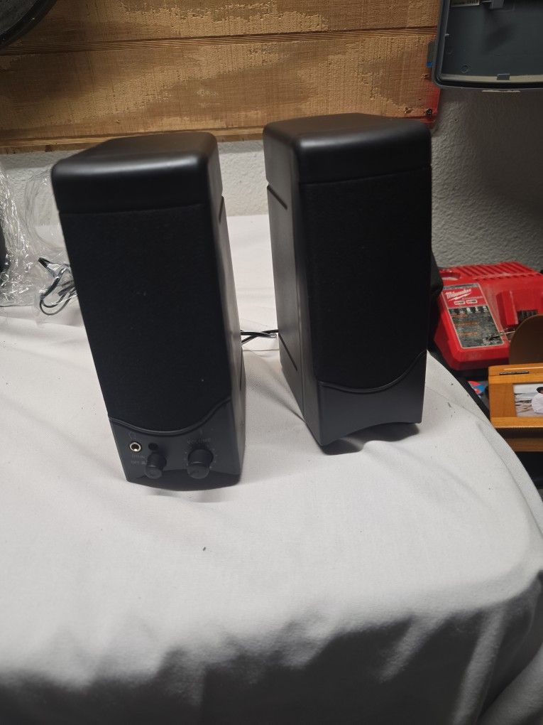 Computer Desk Speakers