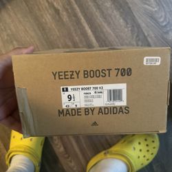 Yeezy 700 Hospital Blue